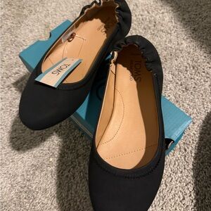 TOMS Women's Classic Black Flats